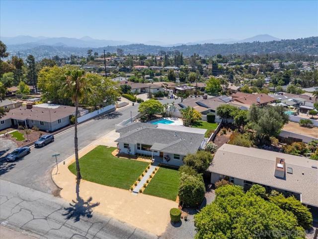 1967 Wedgemere Rd, El Cajon CA: https://media.crmls.org/mediaz/03d48181-9024-4a7d-9a0f-1f9e8cef432c.jpg