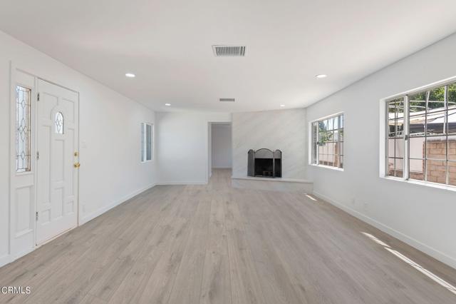 Image 3 of 74 For 7445 Balcom Avenue