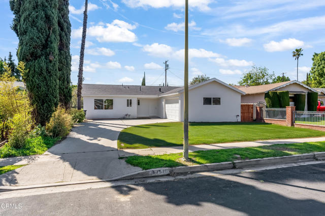 8751 Odessa Avenue, North Hills CA: https://media.crmls.org/mediaz/03d56ab6-0c77-4244-87d1-6c6aeeca89ed.jpg