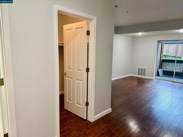 216 Stone Pine Ln, San Ramon CA: https://media.crmls.org/mediaz/03d58f5d-c8b6-44fc-9807-9ffcd1db5728.jpg