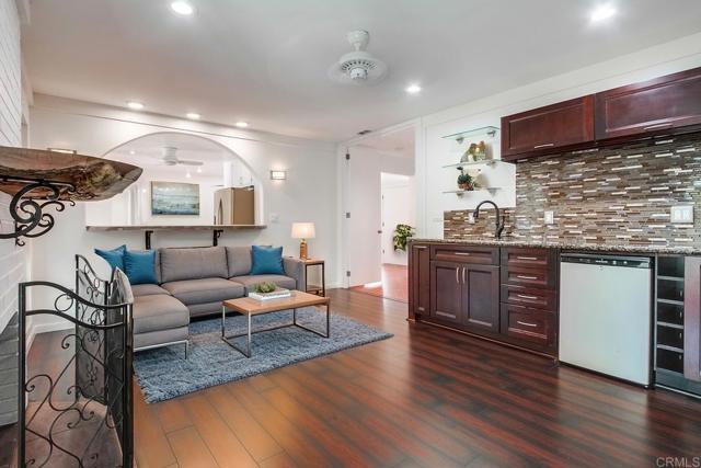 12919 Evalyn Place, Poway CA: https://media.crmls.org/mediaz/03d5a63a-ac9b-4c83-861a-69a9505e9840.jpg
