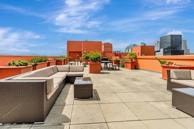50 Lansing Street, San Francisco CA: https://media.crmls.org/mediaz/03d60f8e-bc9b-4182-802d-7f3fc5b32cab.jpg