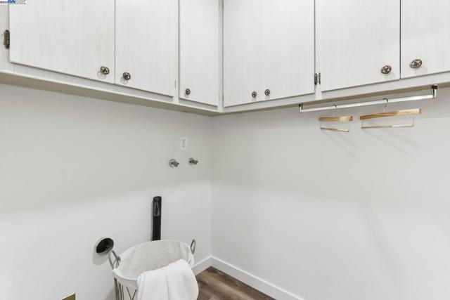 37690 Los Arboles Dr, Fremont CA: https://media.crmls.org/mediaz/03d61781-7705-47c2-8e82-a1ea608e3efd.jpg