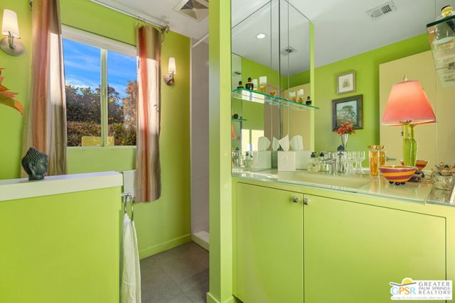 47425 Medina Drive, Palm Desert CA: https://media.crmls.org/mediaz/03d6a81c-607f-4056-9fe3-c7d399faef41.jpg