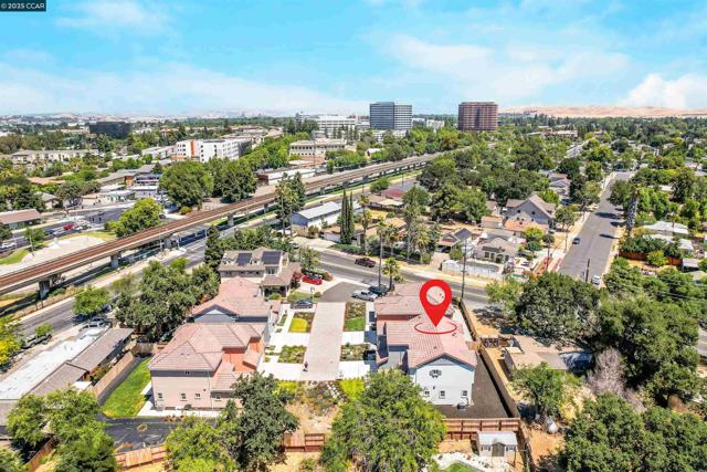 2722 Cowell Rd, Concord CA: https://media.crmls.org/mediaz/03d776f5-1c6b-45dd-97be-7391976816a6.jpg