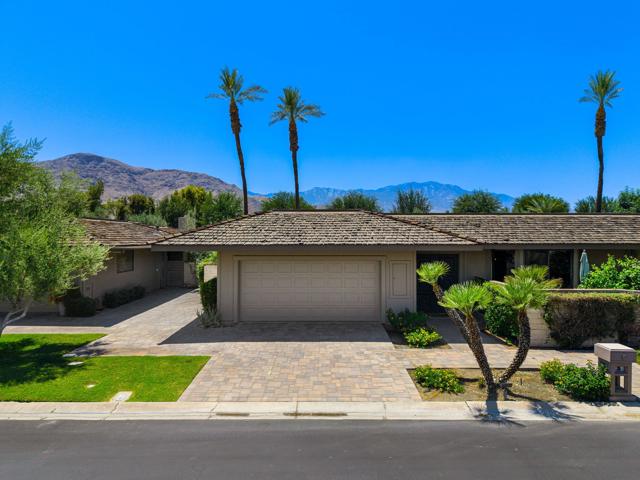 88 Princeton Drive, Rancho Mirage CA: https://media.crmls.org/mediaz/03d83b89-ede1-476d-ac1f-4bd4ad9c062d.jpg