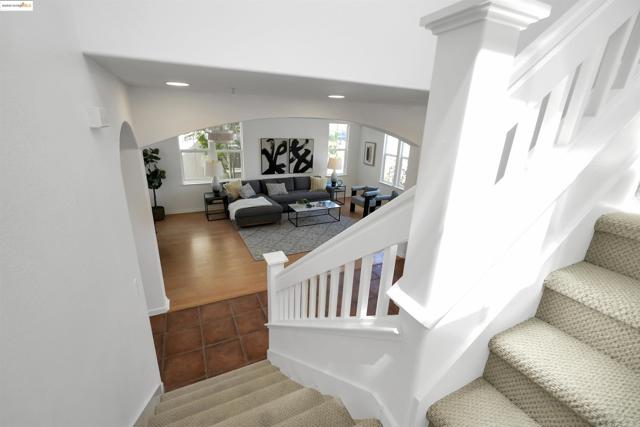 1165 Cottage Ln, Hercules CA: https://media.crmls.org/mediaz/03d85c9d-cb37-4ab9-8240-d73817746f42.jpg