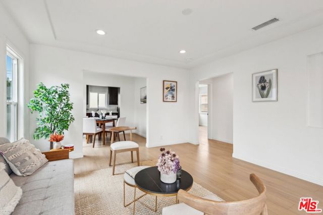 834 E 90th Street, Los Angeles CA: https://media.crmls.org/mediaz/03d88c26-c0cc-4888-84ea-bc024bfb846e.jpg