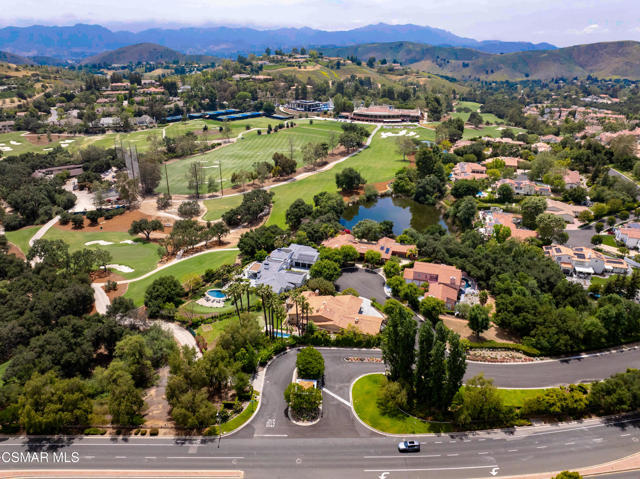 1600 Crown Ridge Court, Westlake Village CA: https://media.crmls.org/mediaz/03d8eb33-52fb-4374-853b-0feb232fba19.jpg