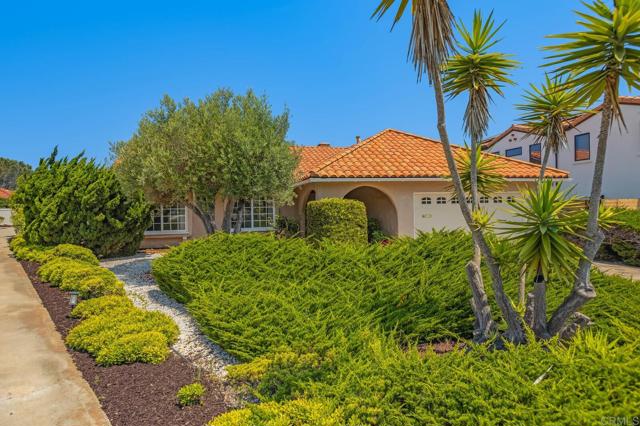 Detail Gallery Image 3 of 34 For 2476 Pinewood St, Del Mar,  CA 92014 - 3 Beds | 2 Baths