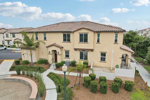 1709 Santa Carolina, Chula Vista CA: https://media.crmls.org/mediaz/03d9636d-f66a-46d2-9d52-4cdb13b533f8.jpg