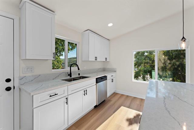 Detail Gallery Image 3 of 30 For 13162 Highway 8 Business #104,  El Cajon,  CA 92021 - 3 Beds | 2 Baths