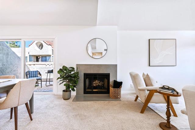 17865 Caminito Pinero, San Diego CA: https://media.crmls.org/mediaz/03d9915d-e014-41b0-8668-774d1e0fb56b.jpg