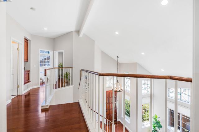 5373 Shamrock Cmn, Fremont CA: https://media.crmls.org/mediaz/03daf34b-e840-4aea-97d0-c558b827a317.jpg