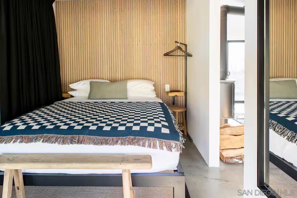 MLS #250043924SD image #18