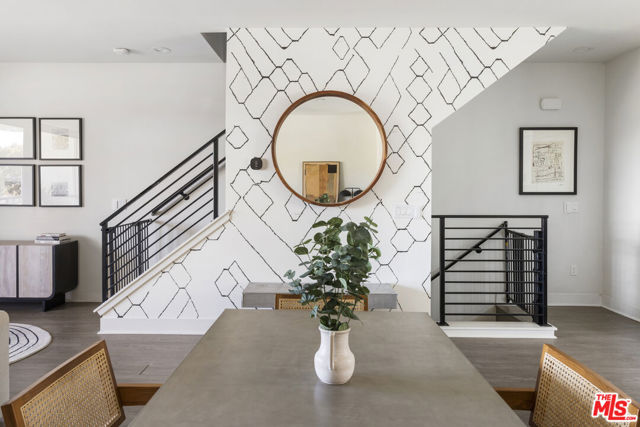 1417 N Lincoln Lane, Los Angeles CA: https://media.crmls.org/mediaz/03dcfa1d-8467-4919-bdea-4fa9e60b4650.jpg