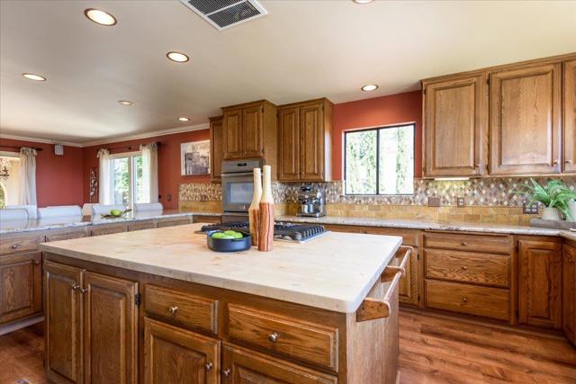 1720 Hillman Avenue, Belmont CA: https://media.crmls.org/mediaz/03dd1d60-d965-4d49-b31d-c5c1c717d7e8.jpg