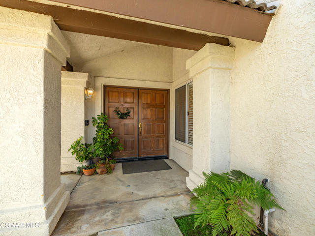 552 Fairfield Road, Simi Valley CA: https://media.crmls.org/mediaz/03ddb2d7-668e-4776-95c3-88bfb5197f13.jpg