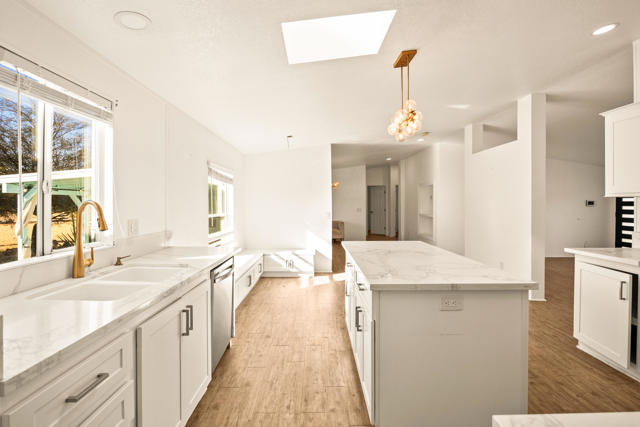 62851 Aberdeen Drive, Joshua Tree CA: https://media.crmls.org/mediaz/03ddf7e0-623b-4057-843a-11ef71f0c91f.jpg