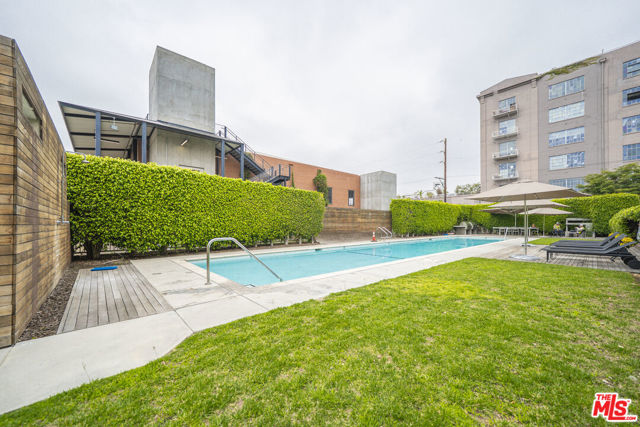 1850 Industrial Street, Los Angeles CA: https://media.crmls.org/mediaz/03de1958-e671-4d19-9016-400ea42288e6.jpg