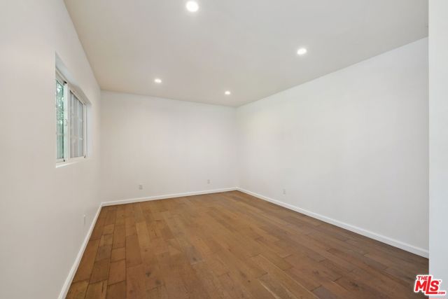 5114 Cedros Avenue, Sherman Oaks CA: https://media.crmls.org/mediaz/03debcd9-3e35-43bd-8a9d-3d5cc55b269c.jpg