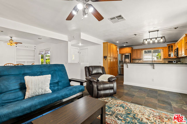 16529 San Fernando Mission Boulevard photo 4