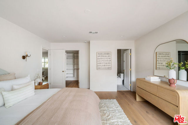 4405 Springdale Drive, Los Angeles CA: https://media.crmls.org/mediaz/03e00eca-4a6f-4eea-b6f9-b2b183e4de17.jpg