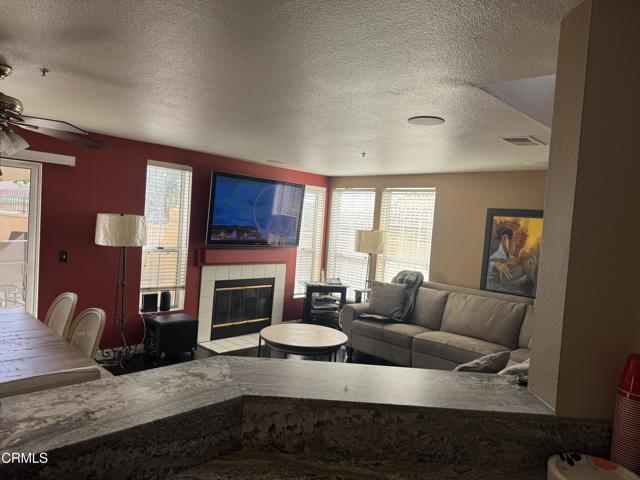 Detail Gallery Image 8 of 43 For 1174 Oyster Pl #15,  Oxnard,  CA 93030 - 4 Beds | 2/1 Baths