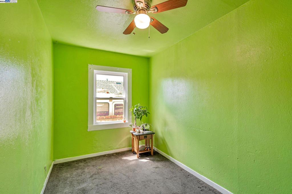 https://media.crmls.org/mediaz/03e05e33-8819-4c67-98f6-7330e1626c11.jpg?preset=X-Large