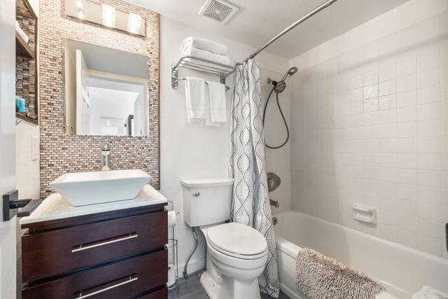 1862 N Nogales Way, Palm Springs CA: https://media.crmls.org/mediaz/03e075d3-ee2b-4584-ae6d-5cf700e5b34a.jpg