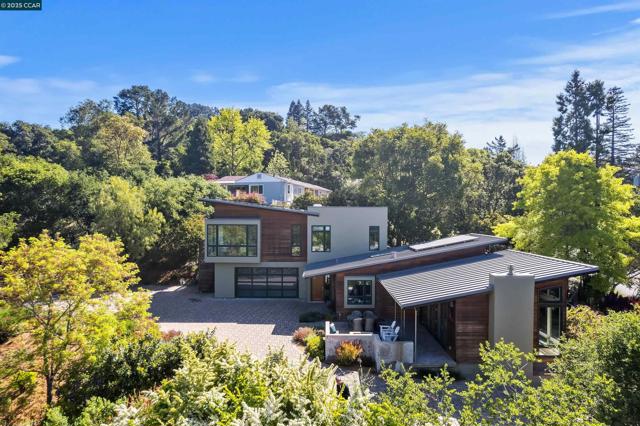 53 Tara Rd, Orinda CA: https://media.crmls.org/mediaz/03e17032-1e02-4bc2-a94b-b68e0c7fa2ab.jpg