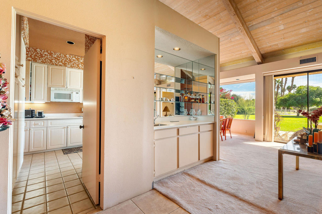 MLS #219138250DA image #8