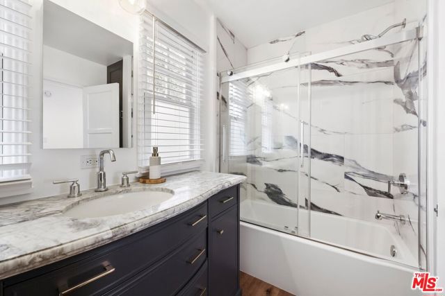 817 6th Street, Santa Monica CA: https://media.crmls.org/mediaz/03e25c9d-0786-4d80-80ff-10ea97493e1c.jpg