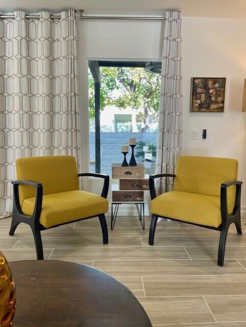 1730 Capri Circle, Palm Springs CA: https://media.crmls.org/mediaz/03e304f1-efd4-4c3e-8f25-062523882b47.jpg