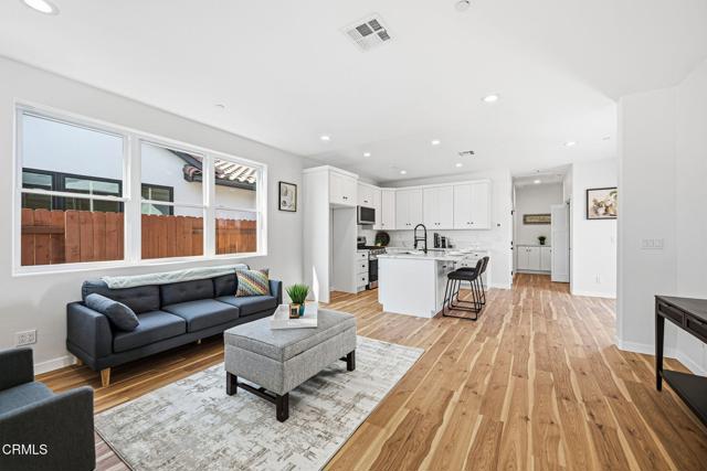 Detail Gallery Image 6 of 35 For 1131 W 2nd St, Oxnard,  CA 93030 - 3 Beds | 2 Baths