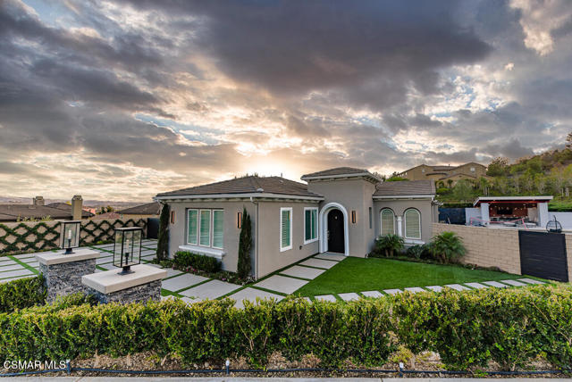 6981 Shadow Wood Drive, Moorpark CA: https://media.crmls.org/mediaz/03e49a0d-c32d-4312-9e7a-836e862a10c3.jpg