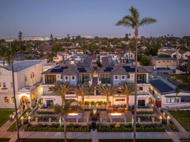 551 Orange Ave, Coronado CA: https://media.crmls.org/mediaz/03e4dbe5-e55e-4782-9c92-6df32a143d7c.jpg