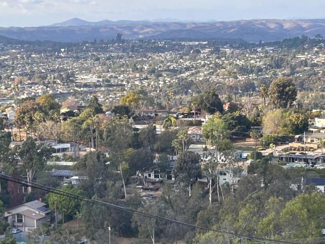 Image 6 of 37 For 4742 Mt. Helix Drive