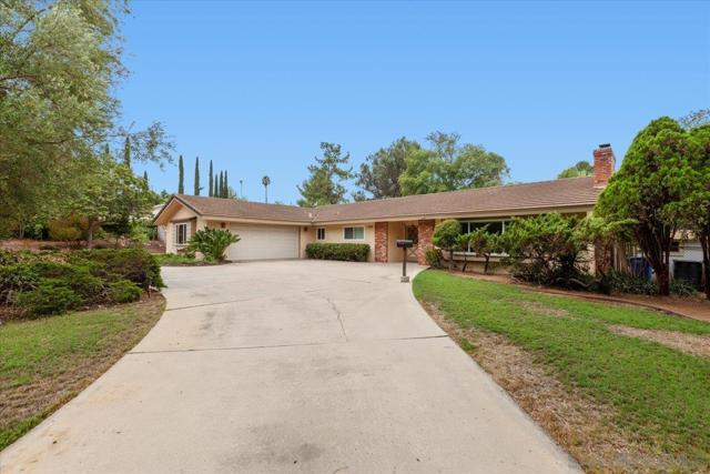 13128 Via Del Toro, Poway CA: https://media.crmls.org/mediaz/03e57928-8377-40b5-89c7-1b8d0b63a389.jpg