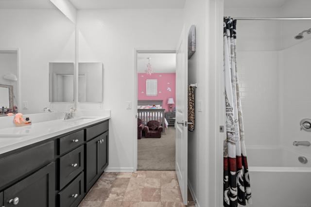 Image 18 of 32 For 38512 Rosegate Pl