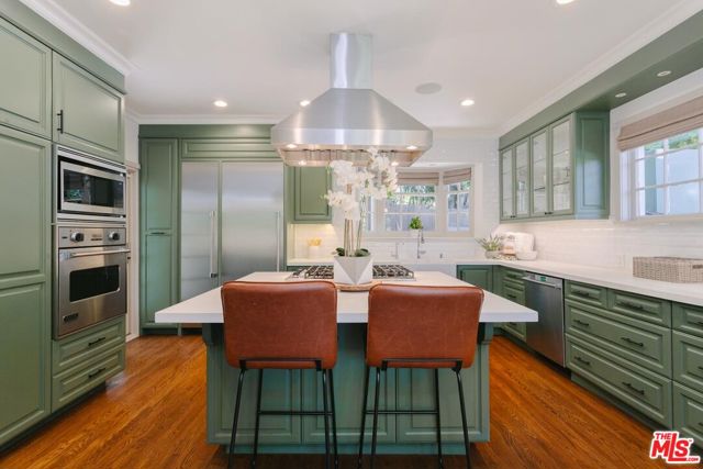 2055 Outpost Drive, Los Angeles CA: https://media.crmls.org/mediaz/03e5b276-ef0c-4930-8722-f1afb52bbbed.jpg