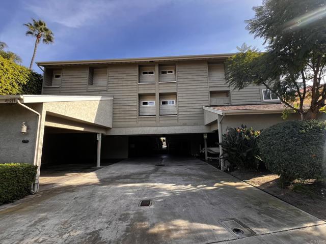 4587 Cove Drive, Carlsbad CA: https://media.crmls.org/mediaz/03e63d84-016e-48d7-8f08-8cf0ba48abce.jpg