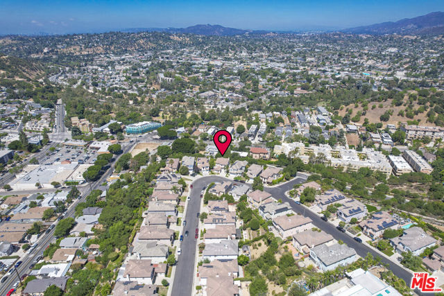 629 Milford Street, Los Angeles CA: https://media.crmls.org/mediaz/03e6f876-946a-4f3d-9668-8c340f8351d1.jpg
