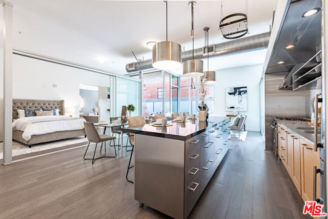 4080 Glencoe Avenue, Marina del Rey CA: https://media.crmls.org/mediaz/03e713cf-da93-4a65-a343-aa43951c51bd.jpg