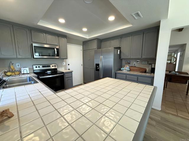 Detail Gallery Image 14 of 27 For 3439 Lakewood St, Carlsbad,  CA 92010 - 3 Beds | 2 Baths