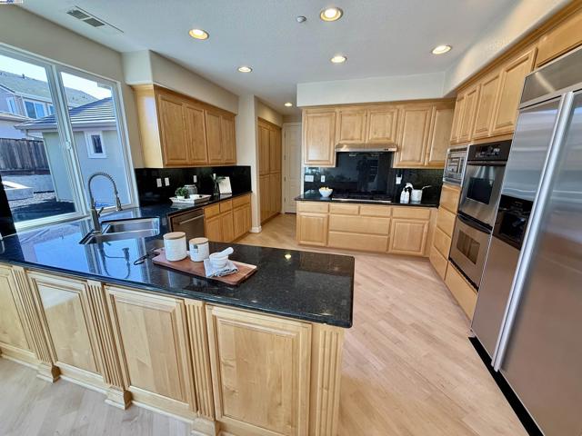 752 Barleta Ln, Livermore CA: https://media.crmls.org/mediaz/03e80aa4-3101-45c2-be81-93d666aeb7f1.jpg