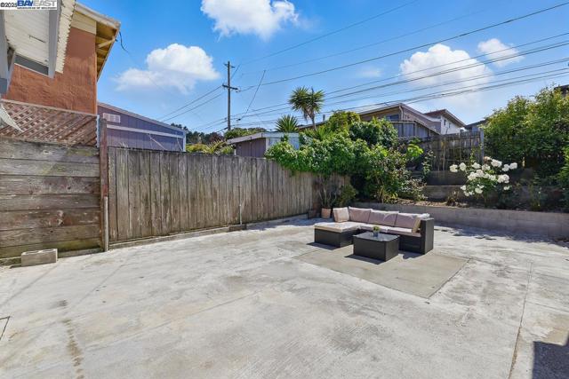 232 Longford Dr, South San Francisco CA: https://media.crmls.org/mediaz/03e8980b-a022-405b-b5c7-c7c291587fc2.jpg