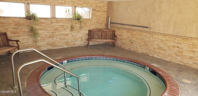 195 Tierra Rejada Road, Simi Valley CA: https://media.crmls.org/mediaz/03e8e2c5-db6d-4b1f-8b00-8a3cd4bd1cf0.jpg