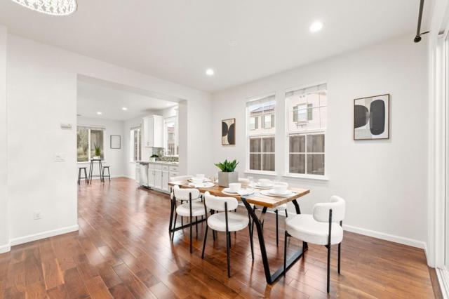 325 Toscana Way, Hayward CA: https://media.crmls.org/mediaz/03e91b0a-16e3-4e59-9c6c-201a45db36d1.jpg