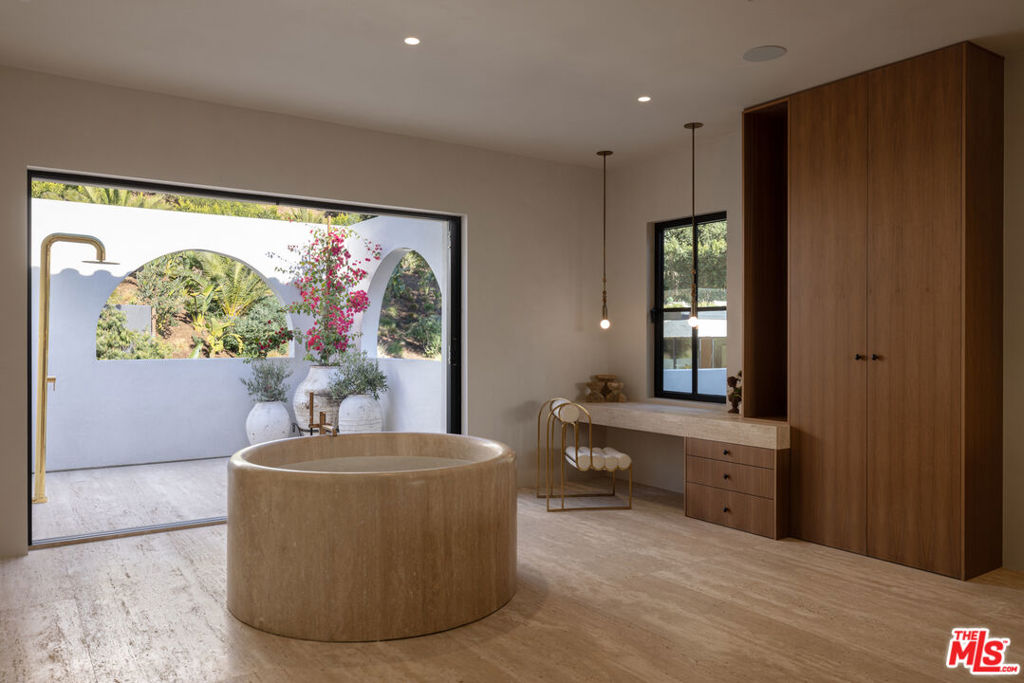 MLS #25572987 img 36